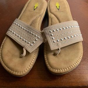 Volatile sandals sz 8